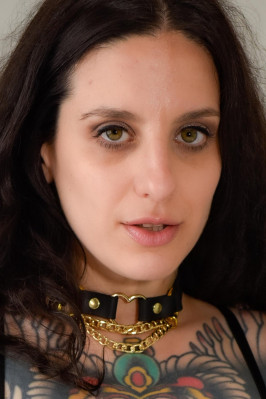 Elli X Raven from CHICKPASS